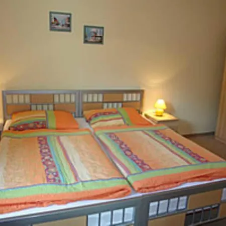 Ferienhaus Und _appartement Hartma Sellin (Rugen)